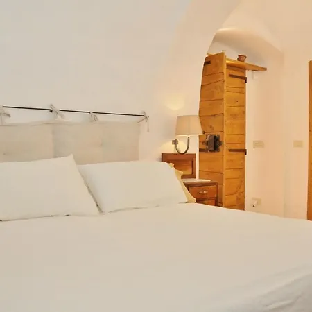 Trullo Specchia Montalbano (Apulia)